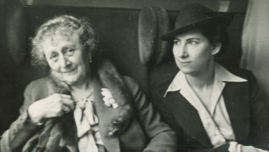 Pamina and her mother Bertha, 1932